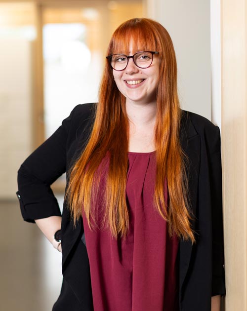 Katharina Steurer-Blaukowitsch in unserer Kanzlei in der Bilanzierung